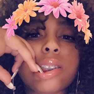 Meet your Posher, Jade